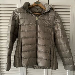 Michael Kors Puffer jacket in taupe